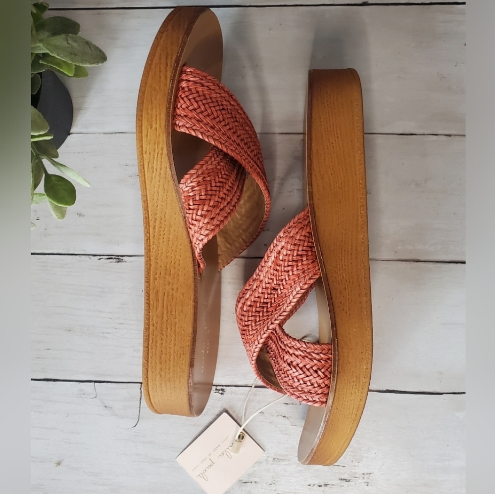 MILA PAOLI coral red slide sandals size 8 NWT - Picture 3 of 6